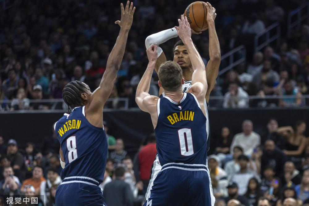 并利用他们 并利用他们